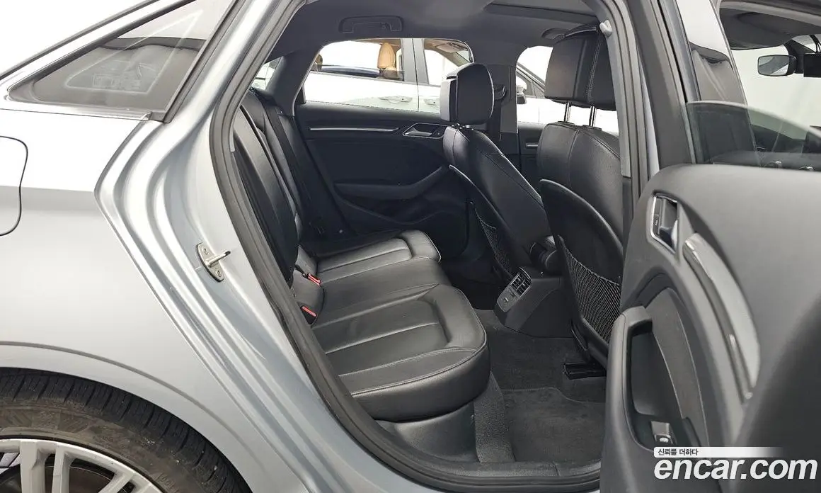 Audi A3 2018 2.0 автомат (гидро), фото 12