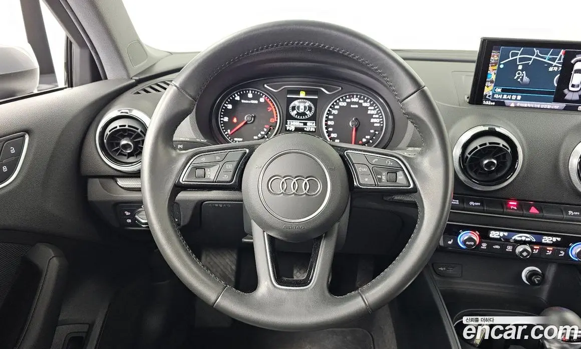 Audi A3 2018 2.0 автомат (гидро), фото 13