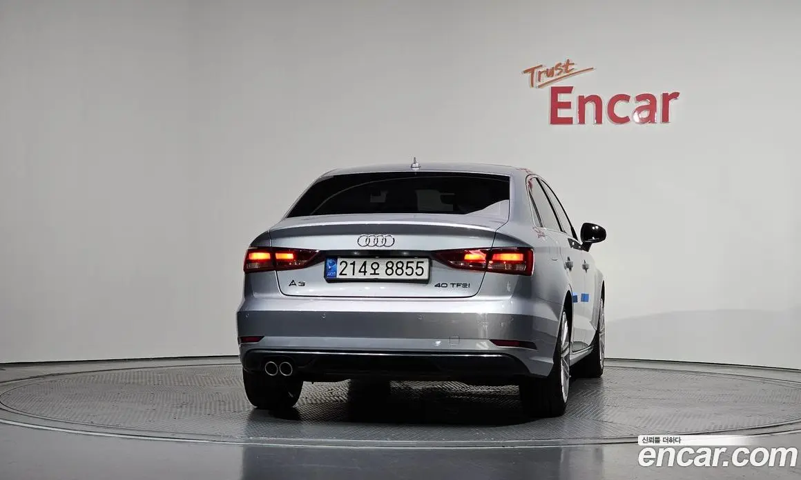 Audi A3 2018 2.0 автомат (гидро), фото 4