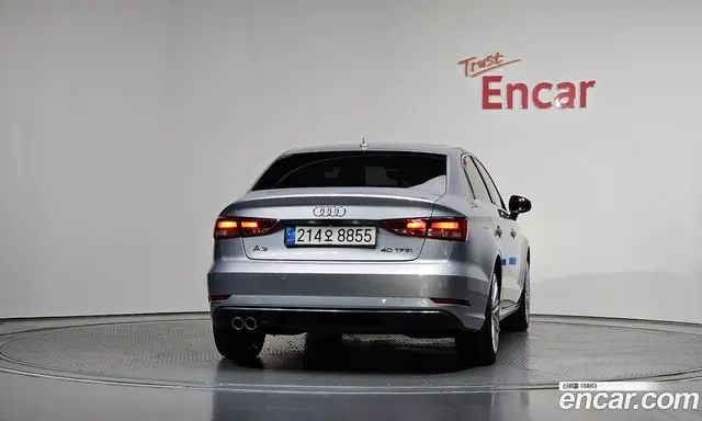 Audi A3 2018 2.0 автомат (гидро), миниатюра 4