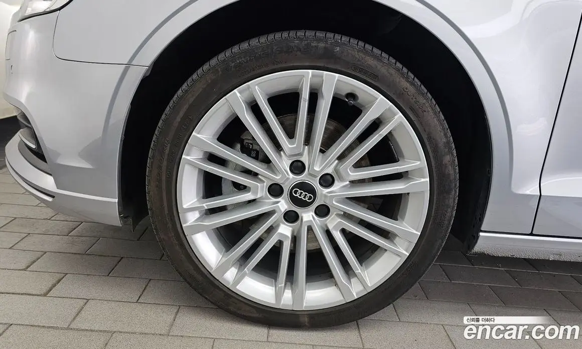 Audi A3 2018 2.0 автомат (гидро), фото 5