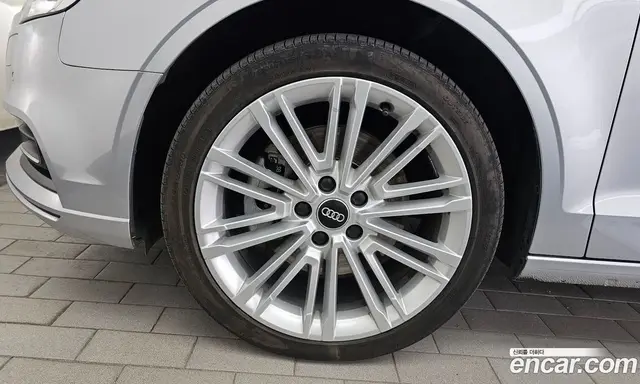 Audi A3 2018 2.0 автомат (гидро), миниатюра 5