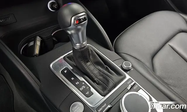 Audi A3 2018 2.0 автомат (гидро), миниатюра 9