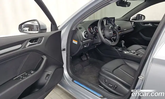 Audi A3 2018 2.0 автомат (гидро), миниатюра 10