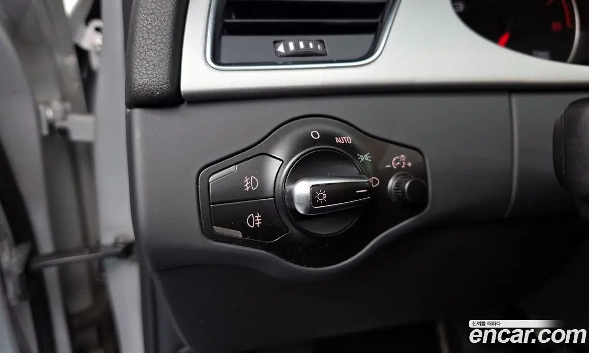 Audi A4 2010 2.0 автомат (гидро), фото 22