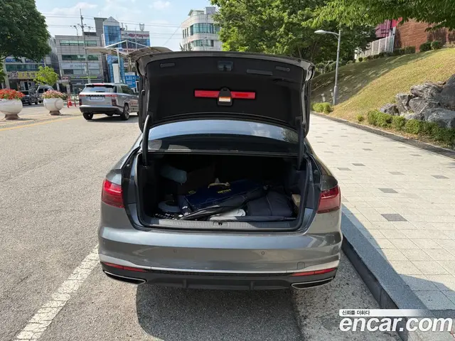 Audi A4 2020 2.0 автомат (гидро), миниатюра 2