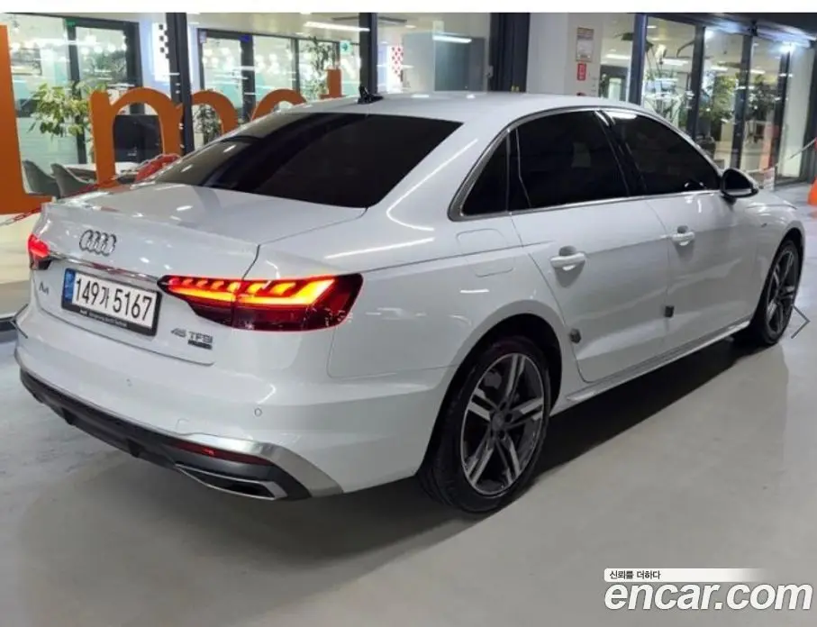 Audi A4 2021 2.0 автомат (гидро), фото 4