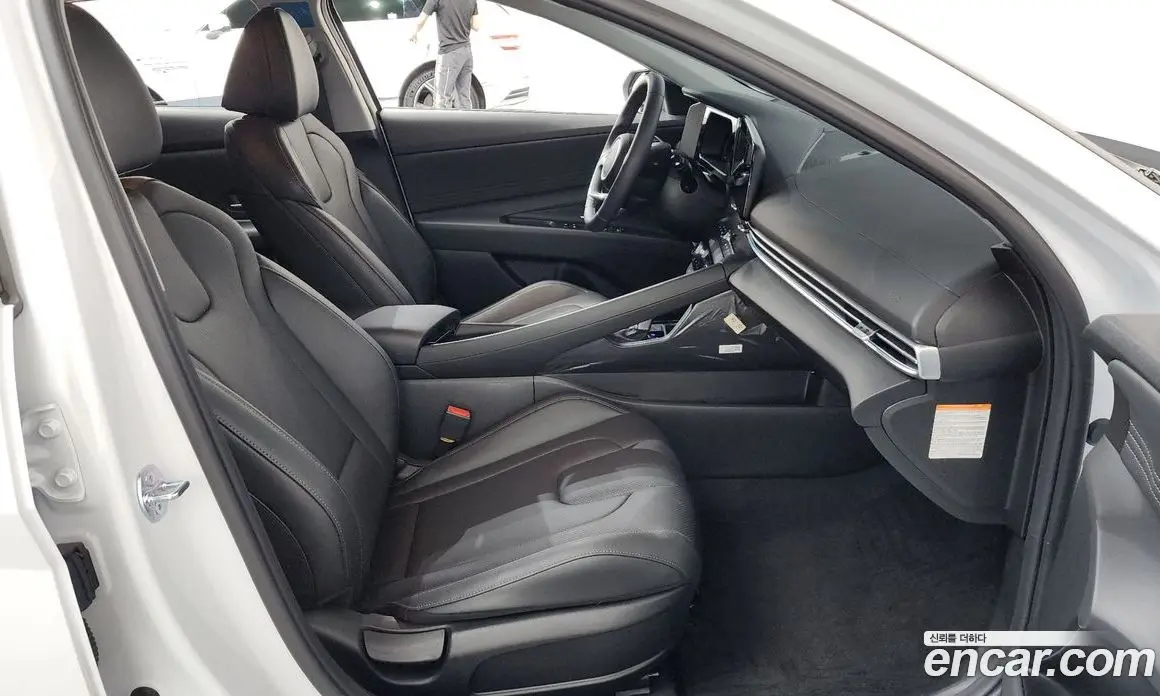 Hyundai Avante 2025 1.6 автомат (гидро), фото 11
