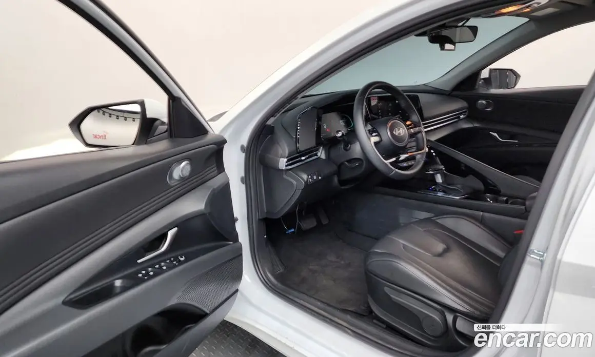 Hyundai Avante 2025 1.6 автомат (гидро), фото 10
