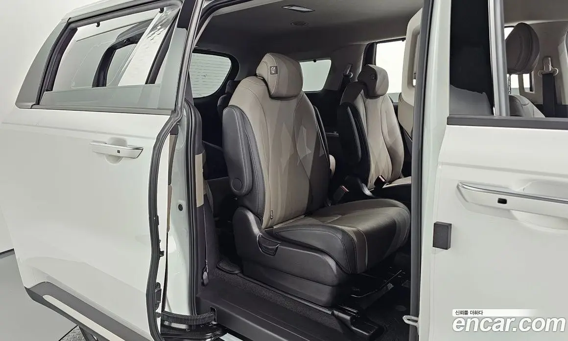 Kia Carnival 2024 2.2 автомат (гидро), фото 16