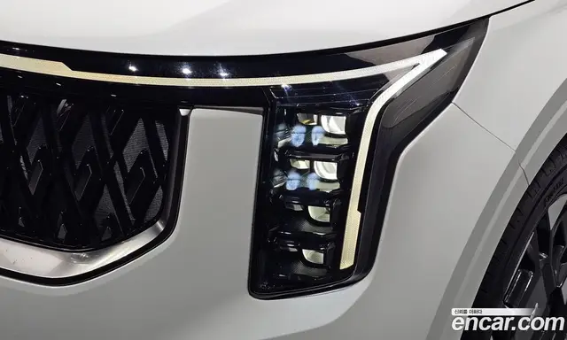 Kia Carnival 2024 2.2 автомат (гидро), миниатюра 8