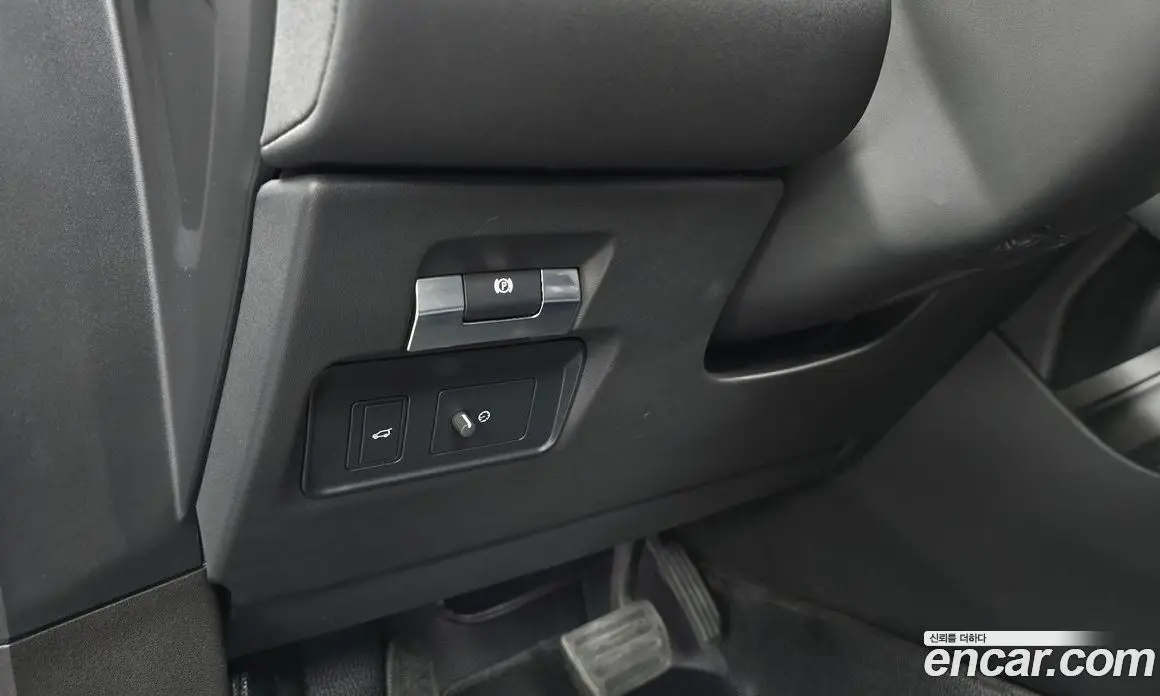 Land Rover Range Rover Evoque 2023 2.0 автомат (гидро), фото 27