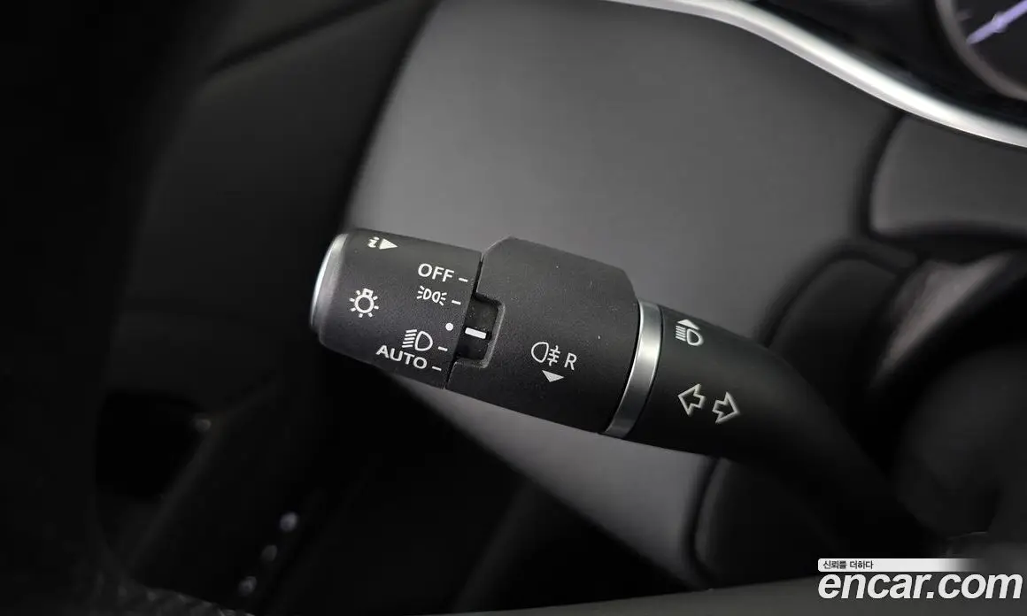 Land Rover Range Rover Evoque 2023 2.0 автомат (гидро), фото 29