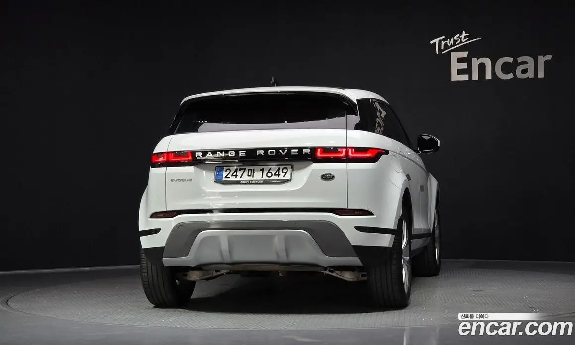 Land Rover Range Rover Evoque 2023 2.0 автомат (гидро), фото 4