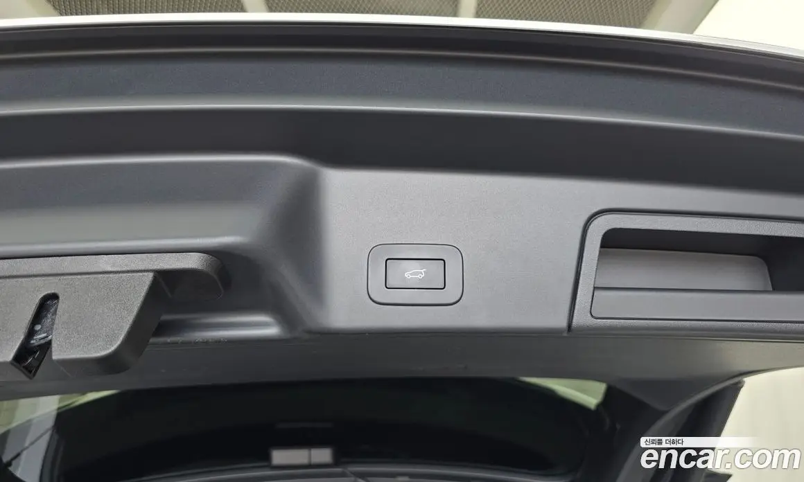 Land Rover Range Rover Evoque 2023 2.0 автомат (гидро), фото 31