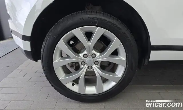 Land Rover Range Rover Evoque 2023 2.0 автомат (гидро), миниатюра 5
