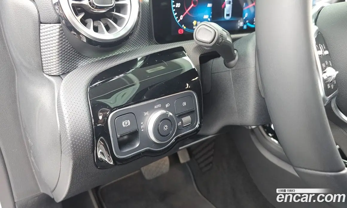 Mercedes-Benz A-Class 2021 2.0 автомат (гидро), фото 27