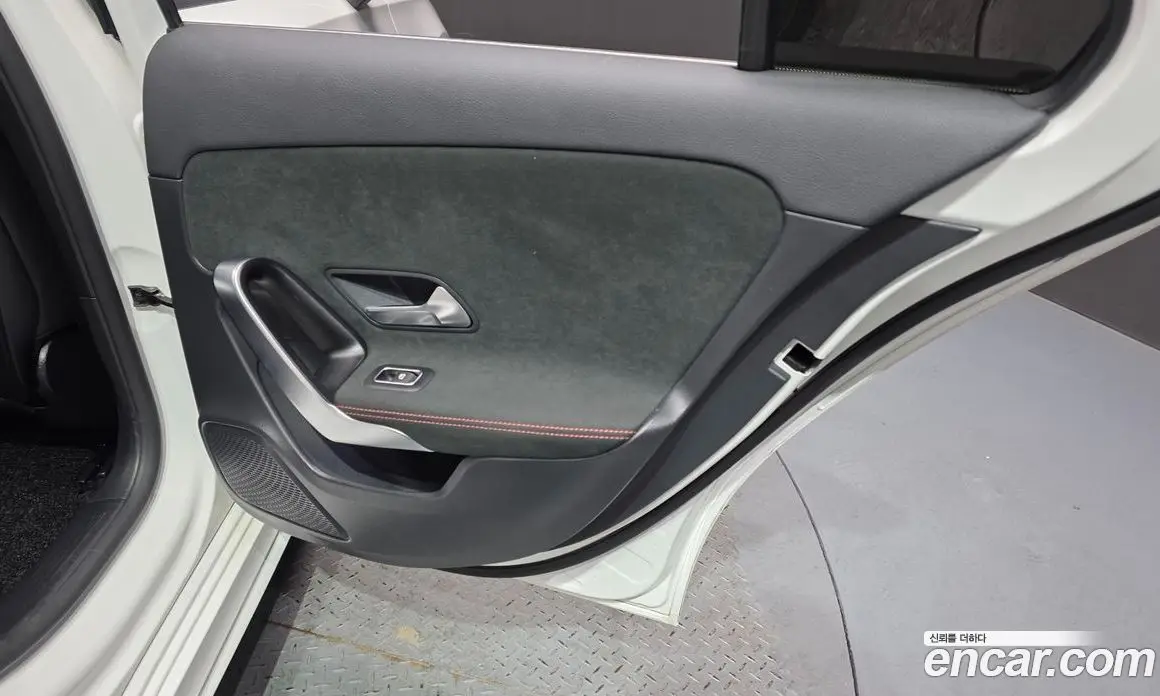 Mercedes-Benz A-Class 2023 2.0 автомат (гидро), фото 15