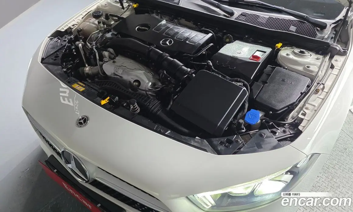 Mercedes-Benz A-Class 2023 2.0 автомат (гидро), фото 6