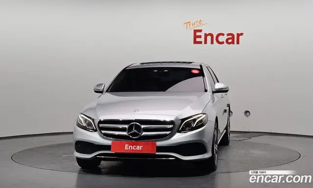 Mercedes-Benz E-Class 2017 1.9 автомат (гидро), миниатюра 3