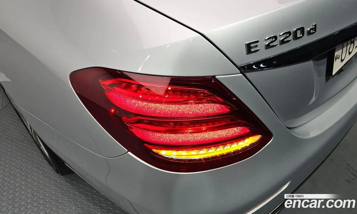 Mercedes-Benz E-Class 2017 1.9 автомат (гидро), фото 9
