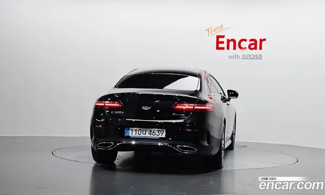 Mercedes-Benz E-Class 2023 2.0 автомат (гидро), миниатюра 4