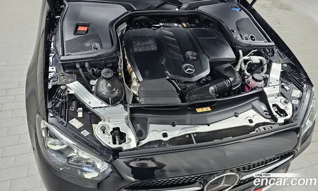 Mercedes-Benz E-Class 2023 2.0 автомат (гидро), миниатюра 6