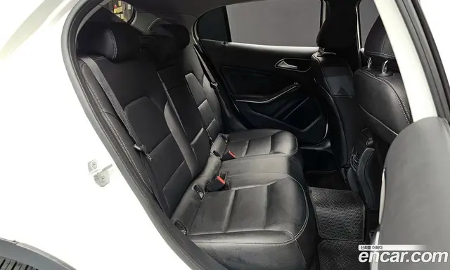 Mercedes-Benz GLA-Class 2017 2.1 автомат (гидро), миниатюра 11