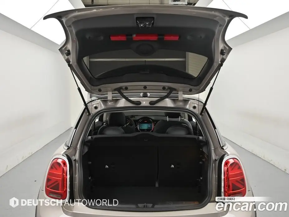 Mini Cooper 2023 1.5 автомат (гидро), фото 19