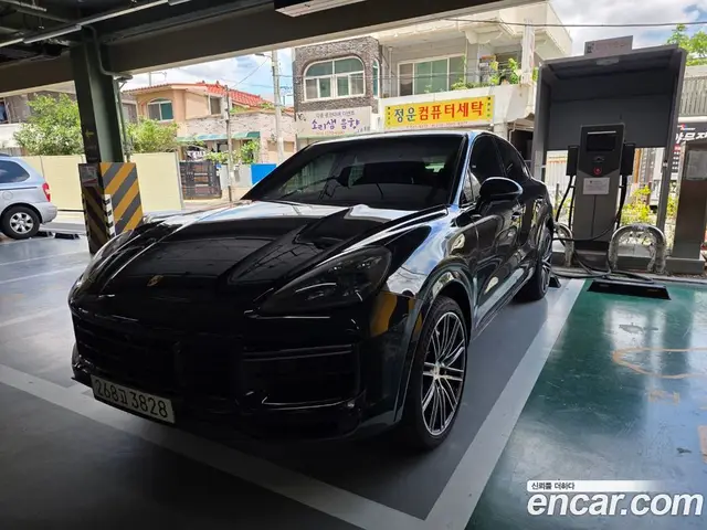 Porsche Cayenne 2020 4.0 автомат (гидро), миниатюра 2