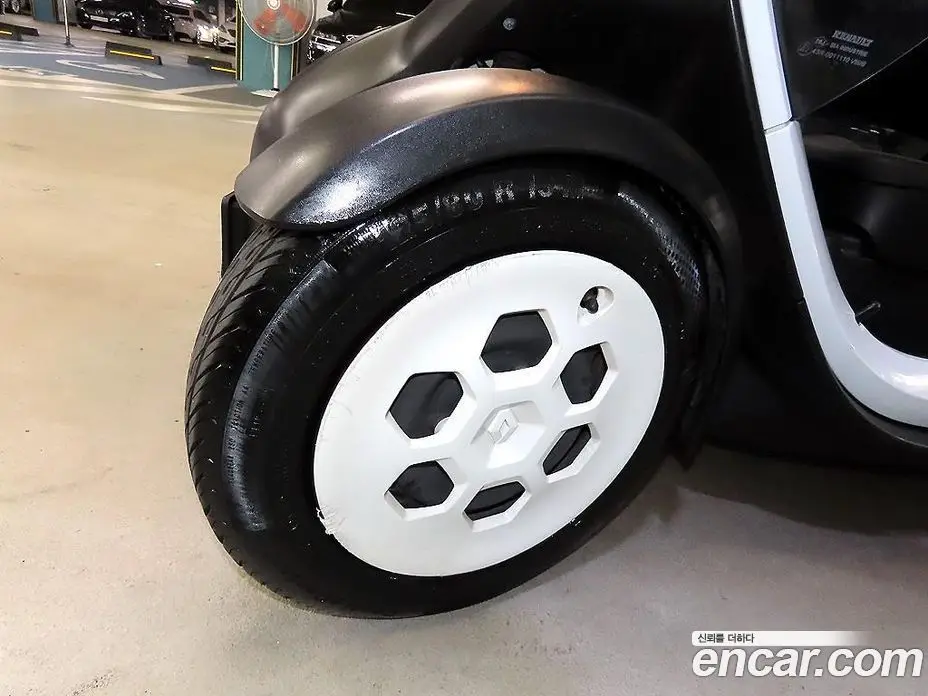 Renault (Samsung) Twizy 2019 автомат (вариатор), фото 11