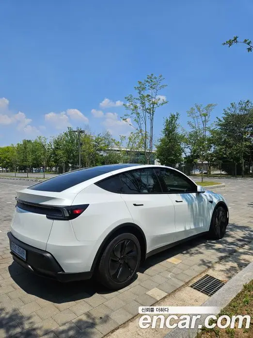 Tesla Model Y 2025 автомат (гидро), фото 6 Tesla Model Y 2025 автомат (гидро), фото 6