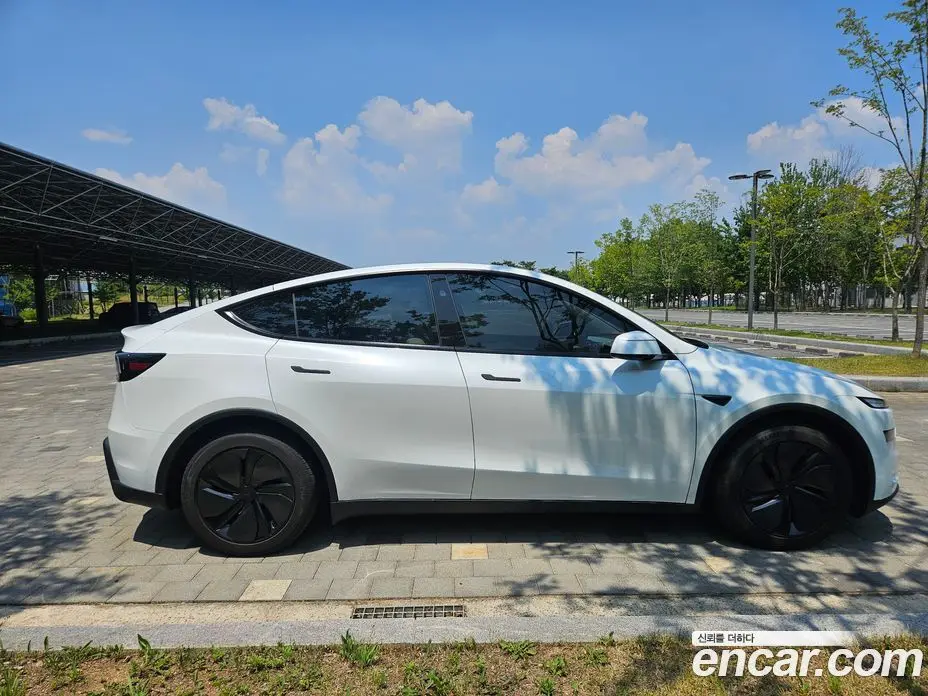 Tesla Model Y 2025 автомат (гидро), фото 7 Tesla Model Y 2025 автомат (гидро), фото 7