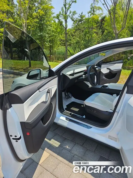 Tesla Model Y 2025 автомат (гидро), фото 9 Tesla Model Y 2025 автомат (гидро), фото 9