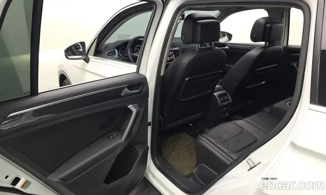 Volkswagen Tiguan 2020 2.0 автомат (гидро), миниатюра 11
