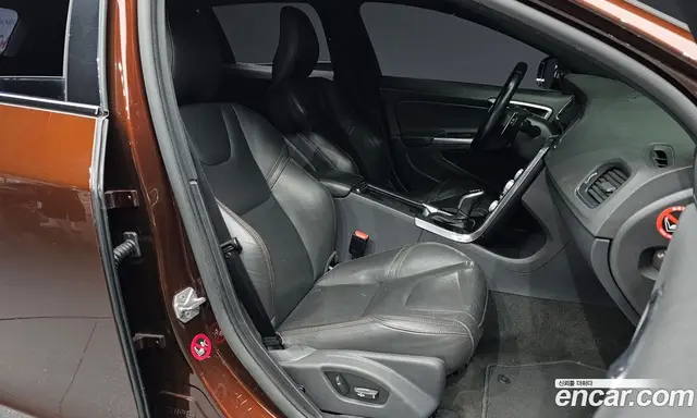 Volvo V60 2016 2.5 автомат (гидро), миниатюра 11