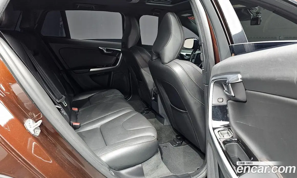Volvo V60 2016 2.5 автомат (гидро), фото 12