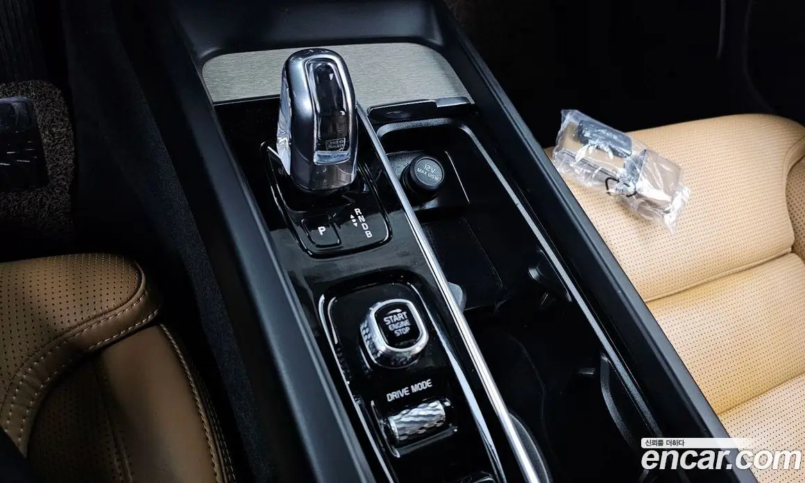 Volvo XC60 2019 2.0 автомат (гидро), фото 9