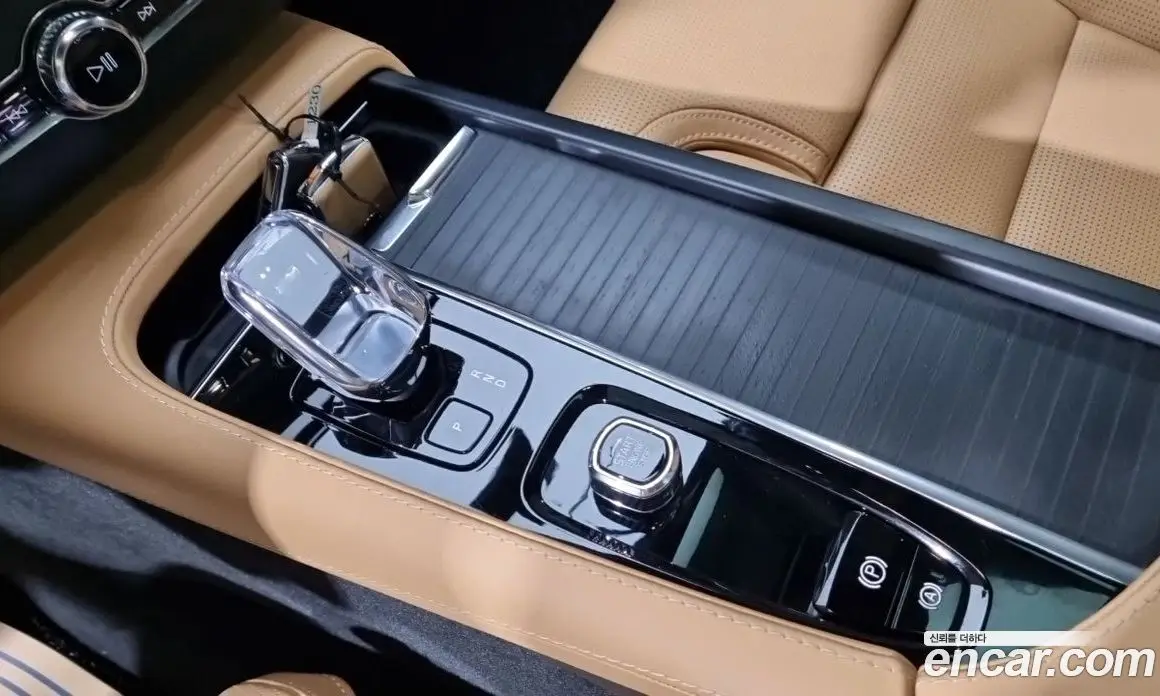 Volvo XC90 2023 2.0 автомат (гидро), фото 9