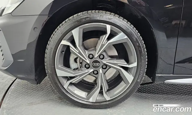 Audi A3 2023 2.0 автомат (гидро), миниатюра 5