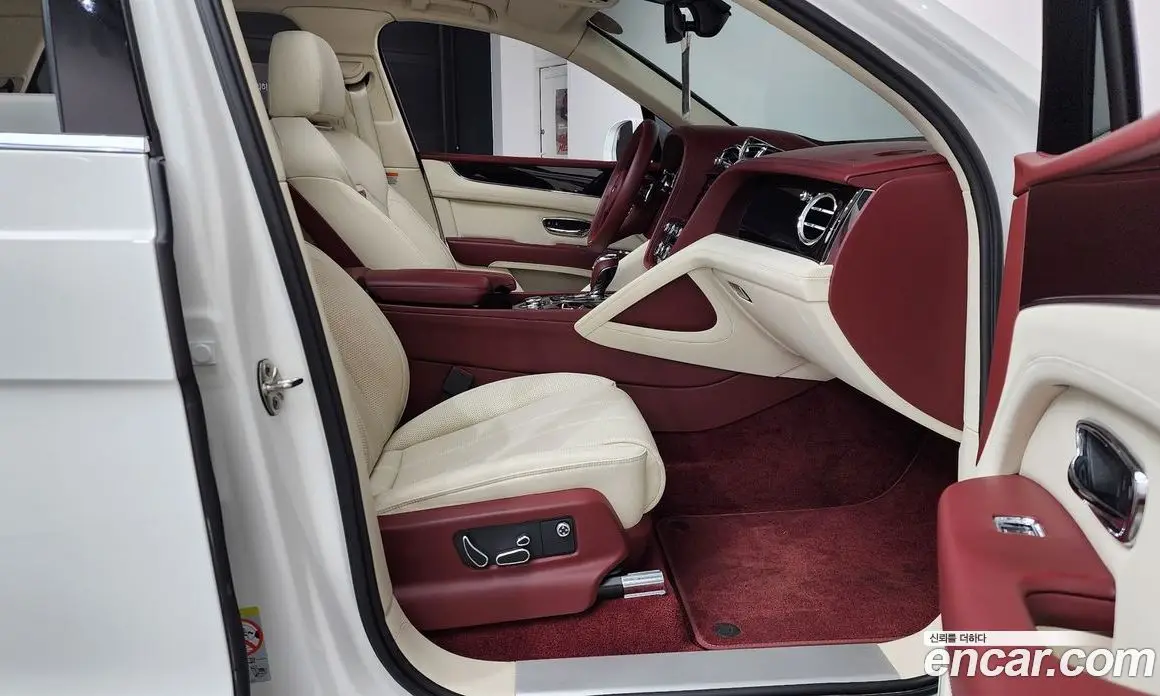 Bentley Bentayga 2024 4.0 автомат (гидро), фото 16 Bentley Bentayga 2024 4.0 автомат (гидро), фото 16