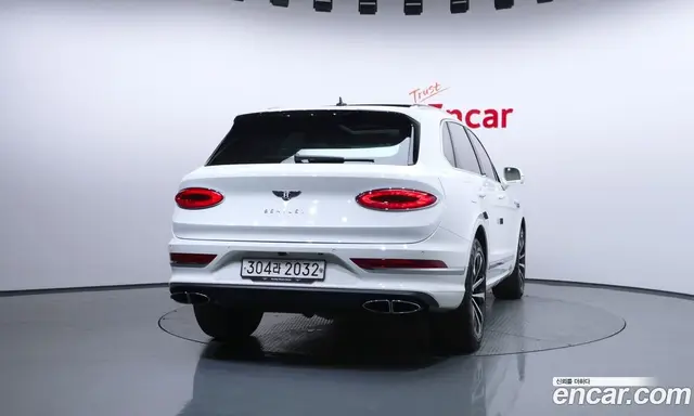 Bentley Bentayga 2024 4.0 автомат (гидро), миниатюра 4 Bentley Bentayga 2024 4.0 автомат (гидро), миниатюра 4