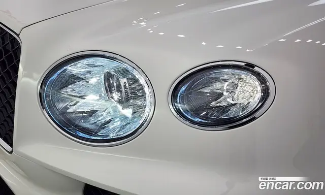 Bentley Bentayga 2024 4.0 автомат (гидро), миниатюра 8 Bentley Bentayga 2024 4.0 автомат (гидро), миниатюра 8