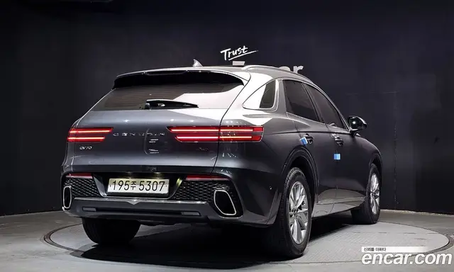 Genesis GV70 2021 2.5 автомат (гидро), миниатюра 2