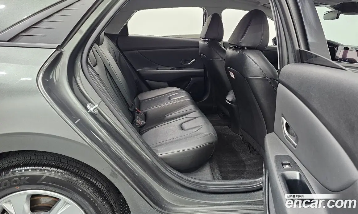 Hyundai Avante 2020 1.6 автомат (гидро), фото 17