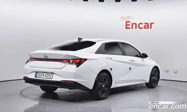 Hyundai Avante 2022 1.6 автомат (гидро), миниатюра 2