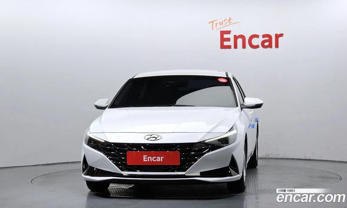 Hyundai Avante 2023 1.6 автомат (гидро), фото 3