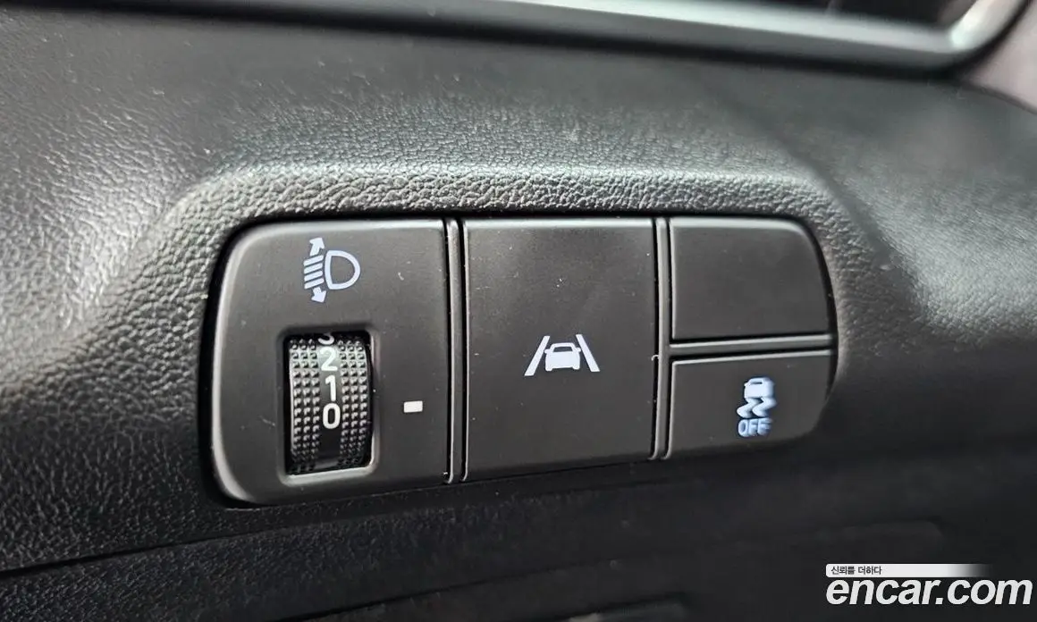 Hyundai Avante 2023 1.6 автомат (гидро), фото 29