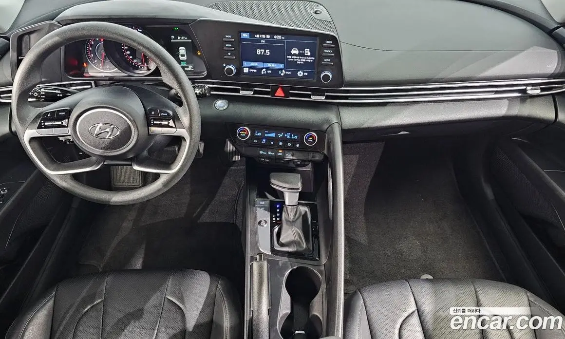 Hyundai Avante 2023 1.6 автомат (гидро), фото 10