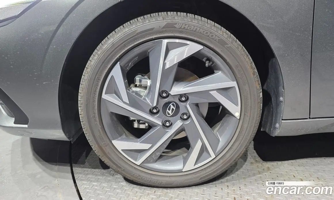 Hyundai Avante 2025 1.6 автомат (гидро), фото 5
